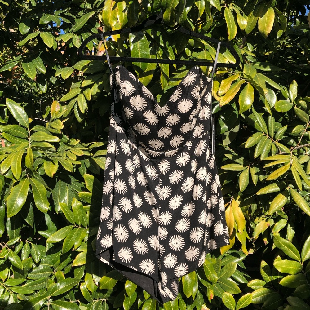 NWT Stone cold fox floral strapless romper